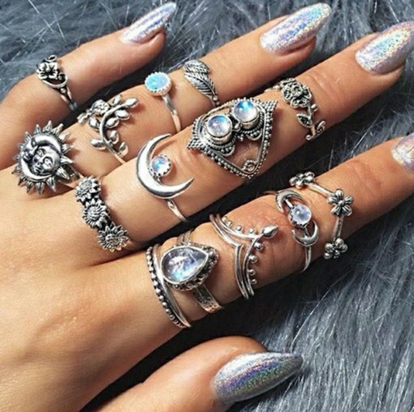 Poshology Jewelry - Drops Sunflower Moon Flowers Fashion Rings Set